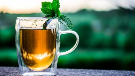 Gaz Çıkartan Bitki Çayları Rahatlatıcı İçeceklerle Sindirimi Destekleyin